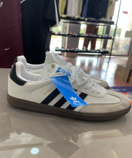 Adidas Sneaker
